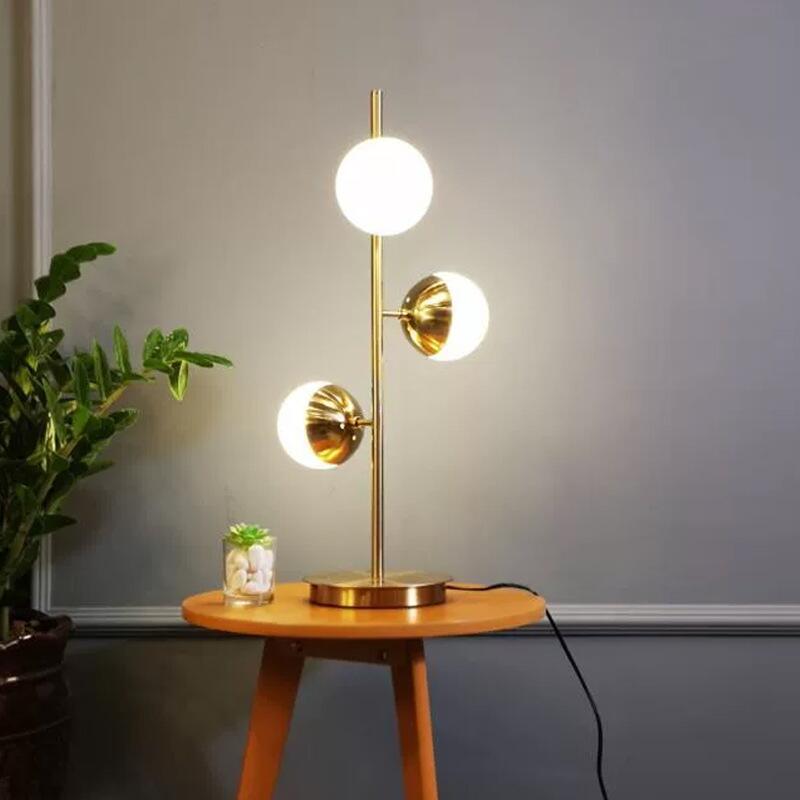 Find your Way: Frosted Balls Table Lamp
