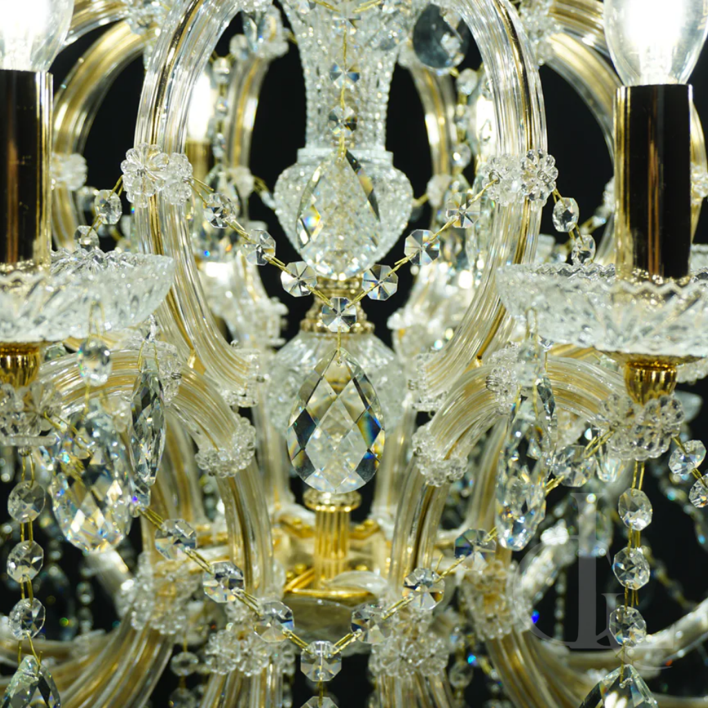 Stanza of Candles (Gold, 24‑Arm)