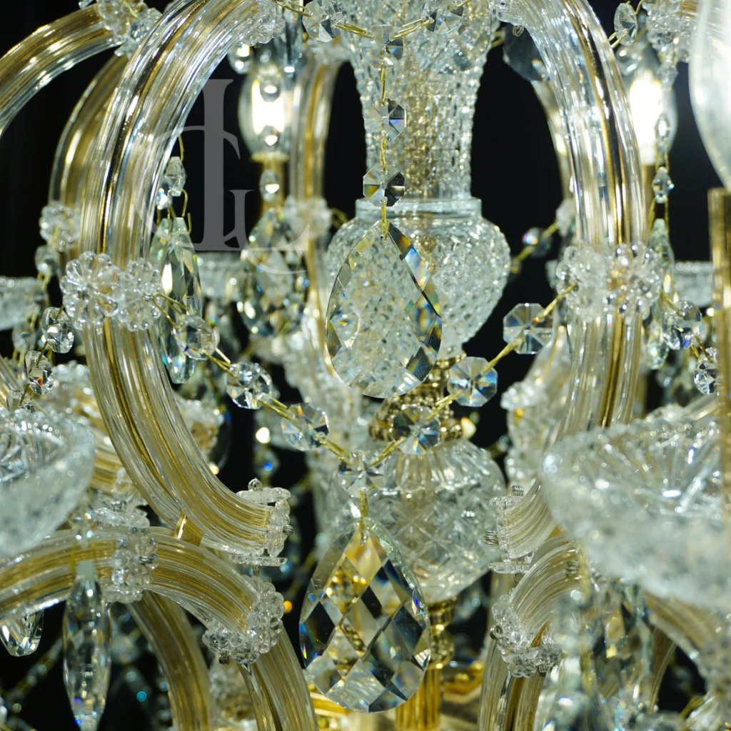 Stanza of Candles (Gold, 24‑Arm)