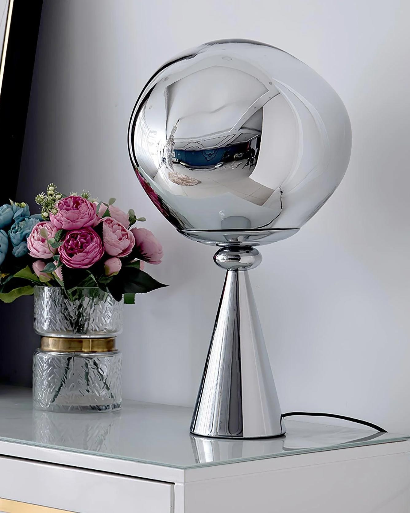 Cone Lava Table Lamp