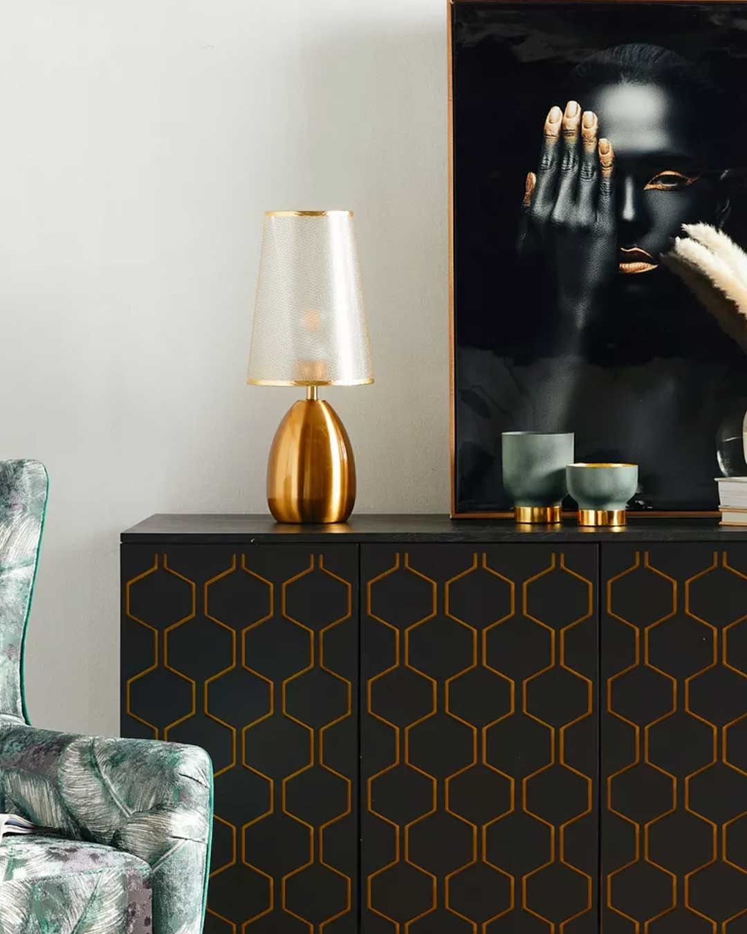 Simple Nordic Table Lamp - Golden