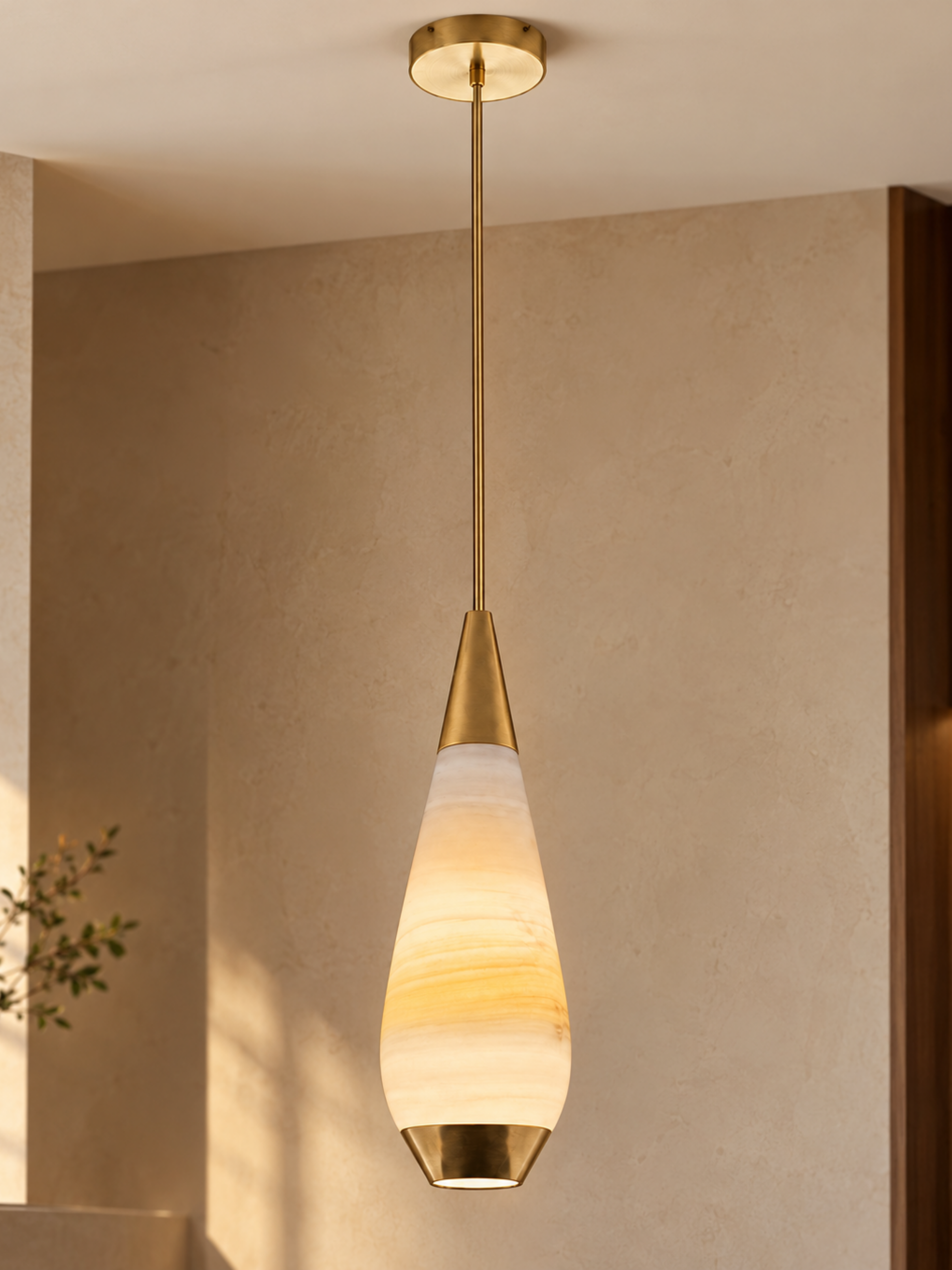 Onyra – Sculpted Onyx Marble Pendant Light