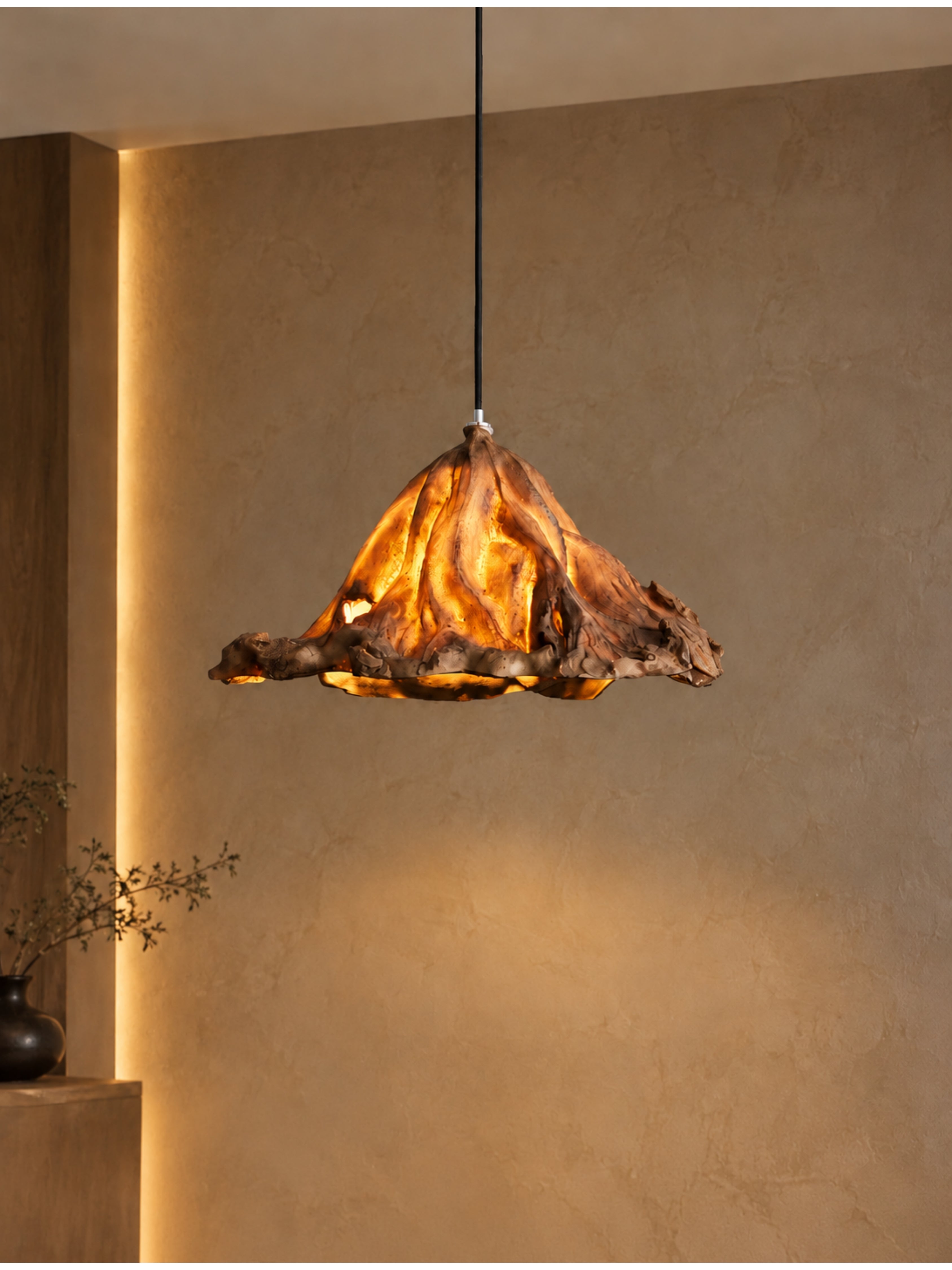 Amberveil – Sculptural Organic Pendant Light