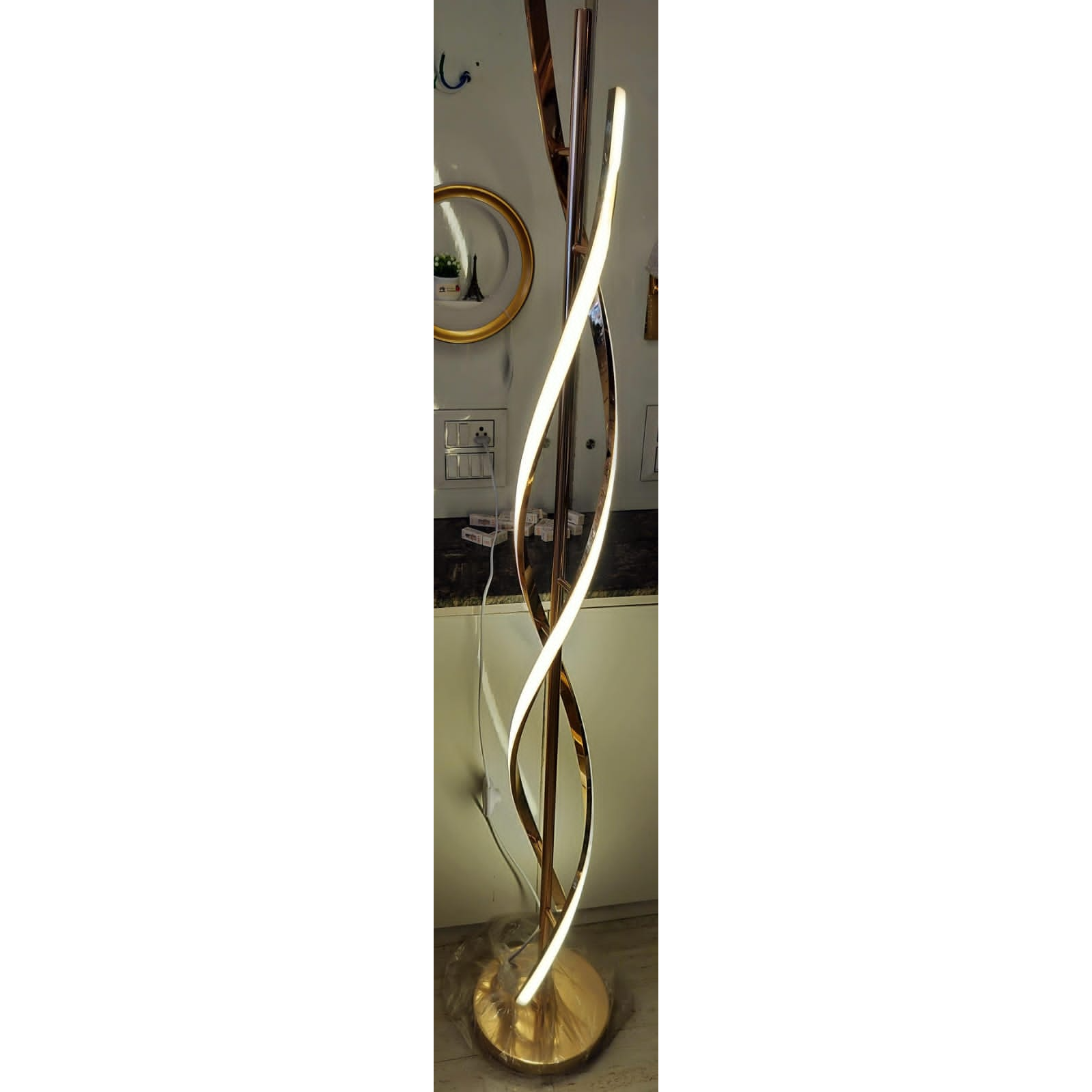Standing Curvy (Gold) Floor Lamp