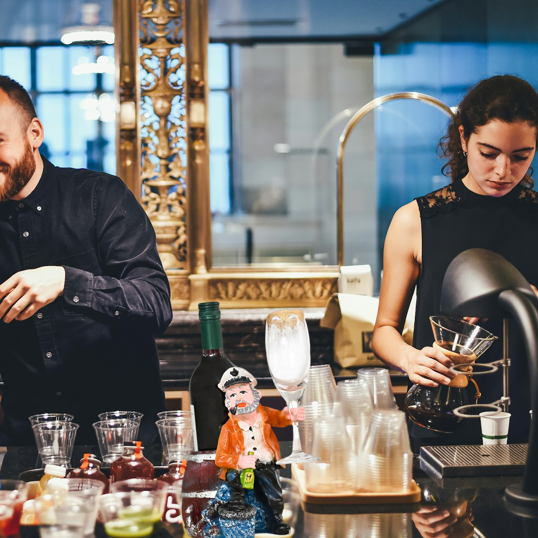 The Wine Enthusiast: Bottle & Glass Stand