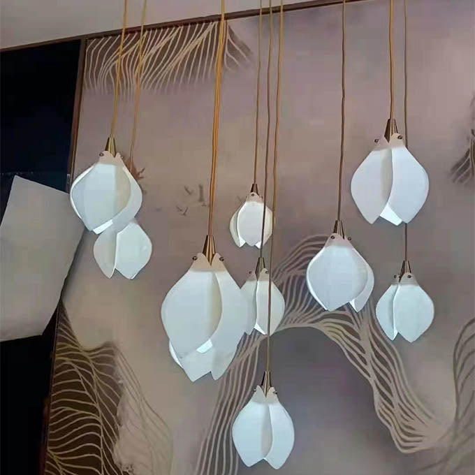 Petals in Flight (Porcelain White) Chandelier (28 Lights)