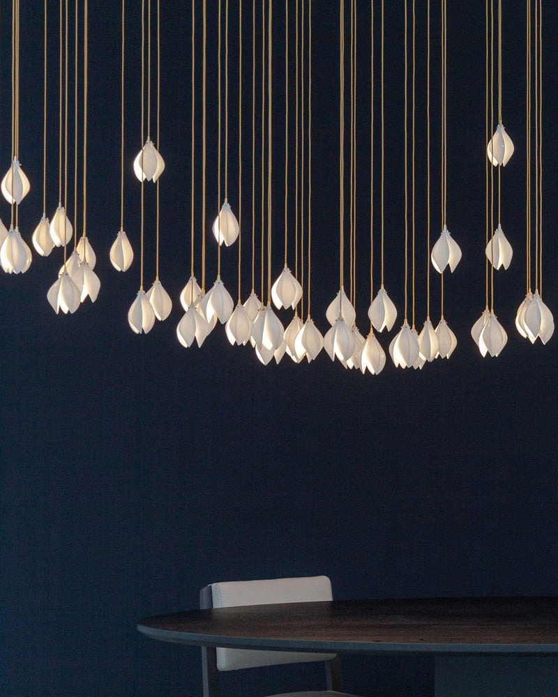 Petals in Flight (Porcelain White) Chandelier (28 Lights)